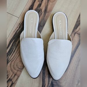 Laundry By Shelli Segal Cream Textured Pointed-Toe Slip-On Mules